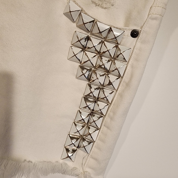 BDG Urban Outfitters Studded Distressed Shorts White High Rise Dree Cheeky Short - Picture 4 of 10